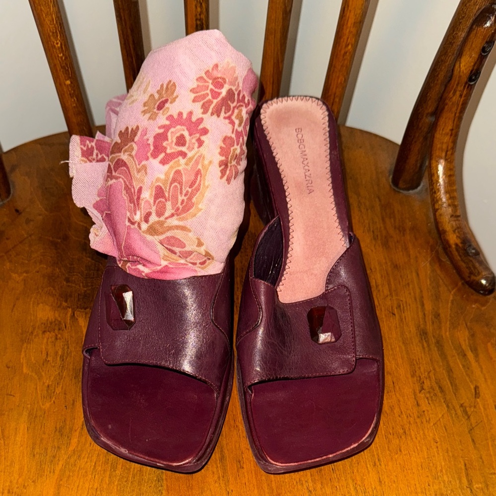 BCBGMaxAzria burgundy, pink insoled Mules  leather